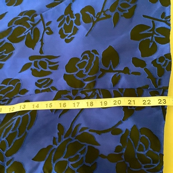 EUC Alex Evenings Top with side button closure, deep royal blue and black - Picture 5 of 6